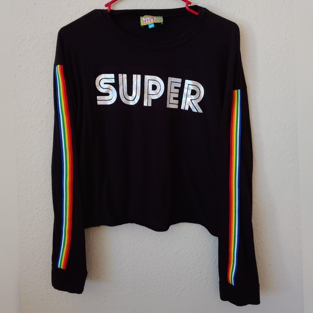 Slightly crop shirt